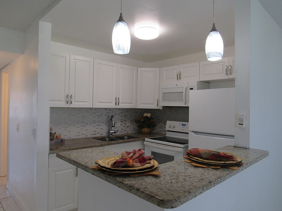 1st image of 76 Cambridge Rd E #D