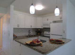 76 Cambridge Rd E #D, West Palm Beach, FL 33415