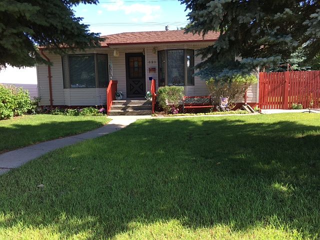 1st image of 629 Riverview Dr E