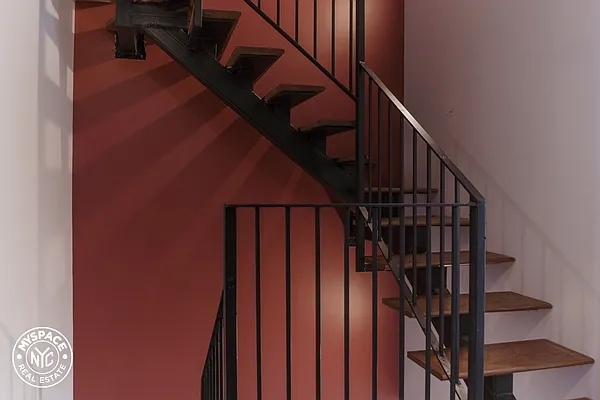 Rented by MySpaceNYC | media 7