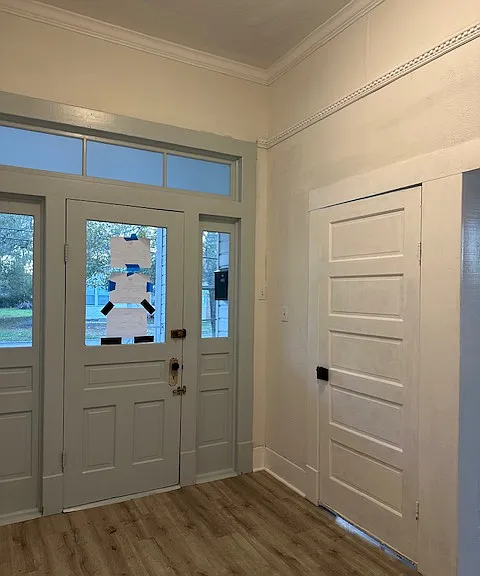 920 Roosevelt Dr — Photo 2