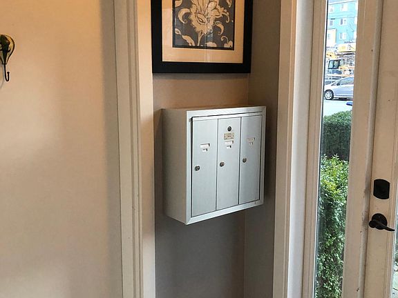 5th image of 227 Tacoma Ave S #2
