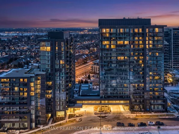 20 Gatineau Dr N #1301, Vaughan, ON L4J 0L3