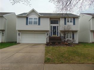 9558 Cyprus Ln, Olmsted Falls, OH