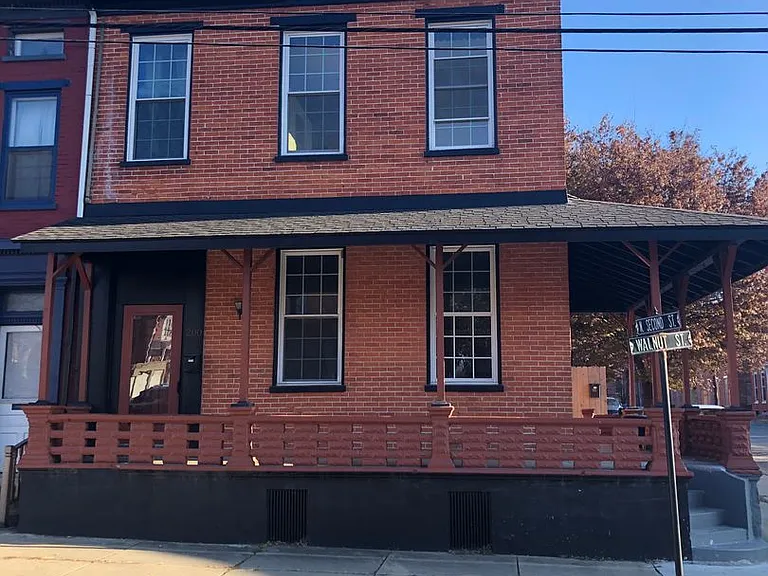 200 Walnut St — Photo 1