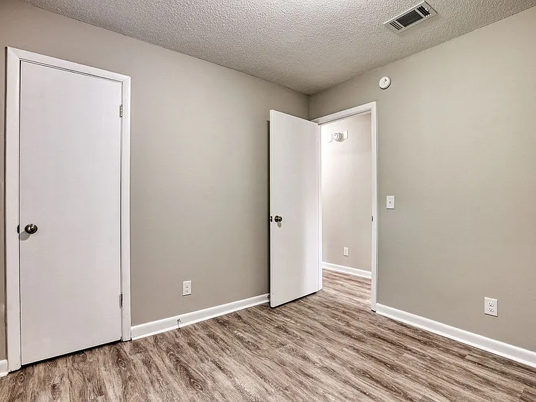 726 Fleming Rd — Photo 21