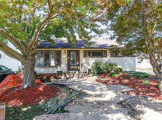 29499 Vinewood Dr, Wickliffe, OH 44092