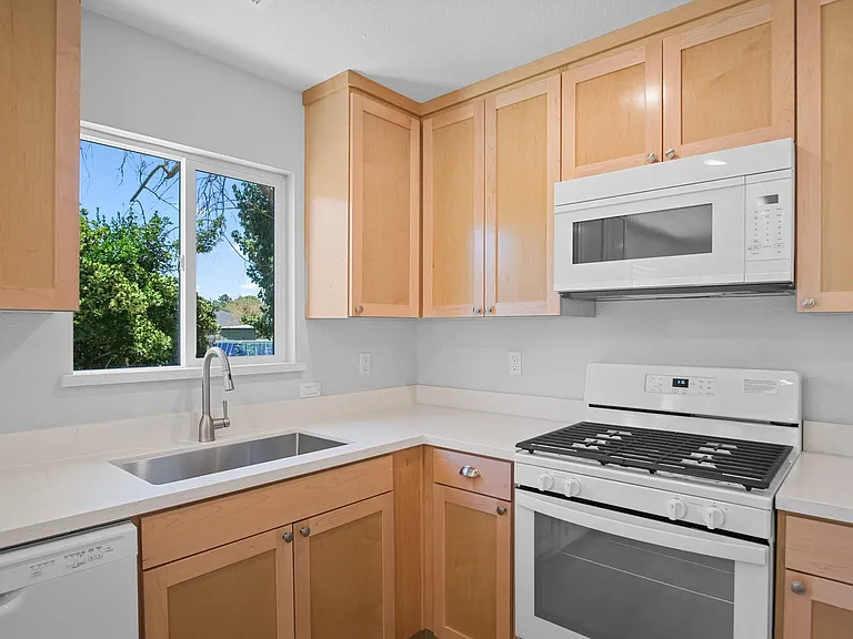 13619 Peach Ave — Photo 13