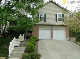 3670 SW Kimstin Cir, Blue Springs, MO 64015