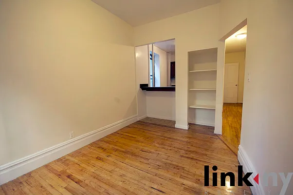Rented by Link NY Realty | media 18