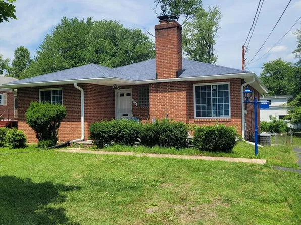 6116 Munson Hill Rd, Falls Church, VA 22044