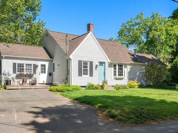 18 Lake St, Shrewsbury, MA 01545
