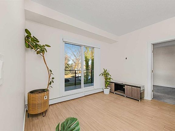 4th image of 15233 E 1st St SE #202