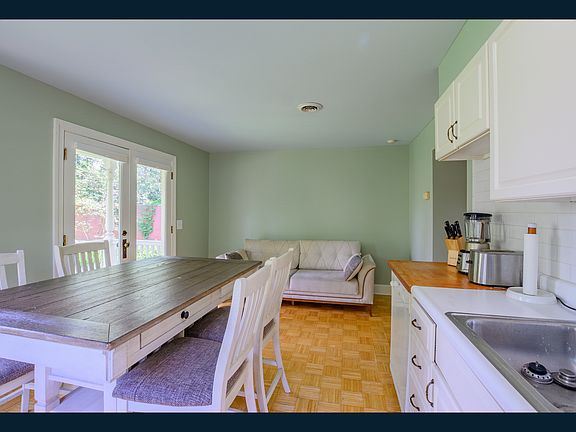 5th image of 203 Jackson Ave #1/2