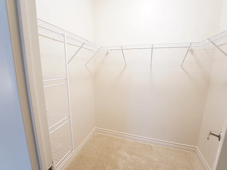 380 Asher Cres — Photo 14
