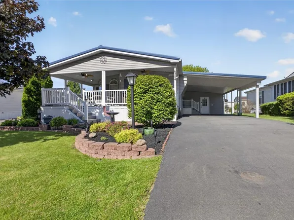 6354 Kims Dr, Victor, NY 14564