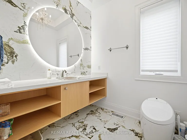 2450 Rebecca St — Photo 15