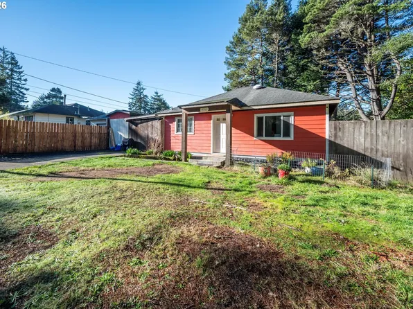 426 Ackerman Ave, Coos Bay, OR 97420