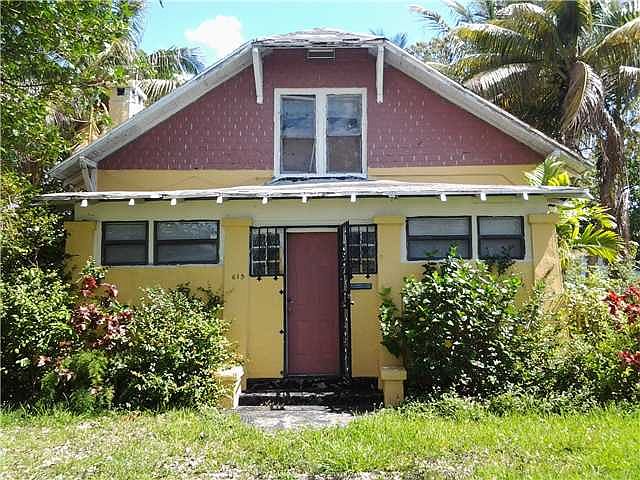 1st image of 615 NE 83rd Ln