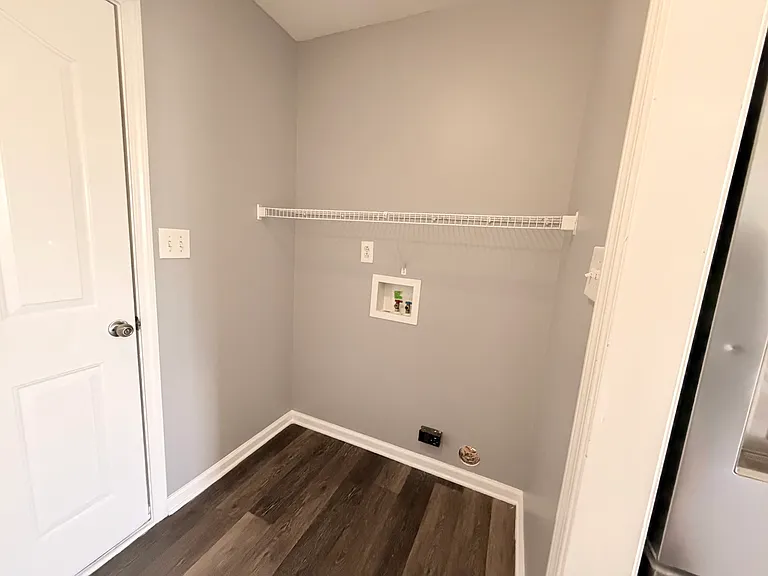 3438 Foxrun Ln — Photo 5
