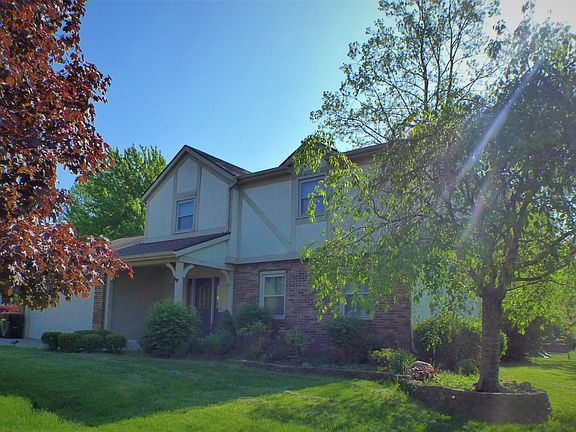 3rd image of 11920 Huntington Way NW