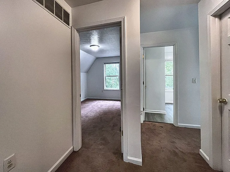 18 E Grand Ave — Photo 16