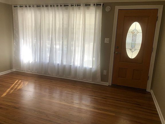 3rd image of 9693 Laurence Ave