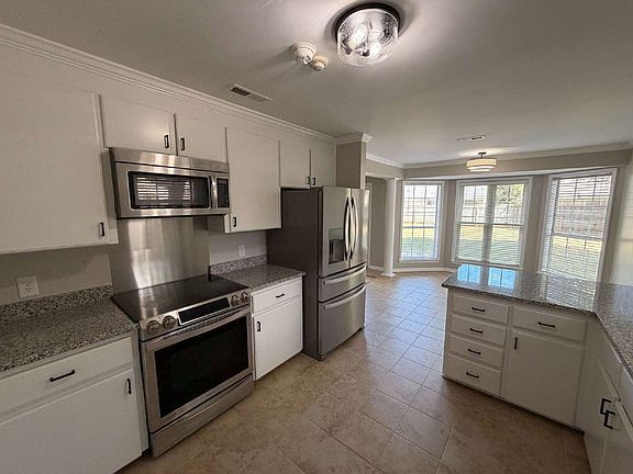 5th image of 201 Belton Dr