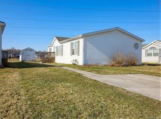 39200 Harbor Rd, New Boston, MI 48164