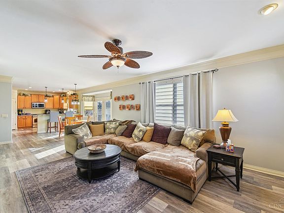 5th image of 2739 Zoellners Way