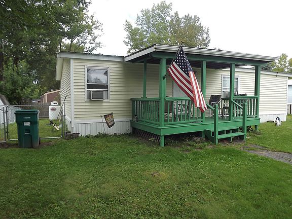 3rd image of 6 Arbor Ave
