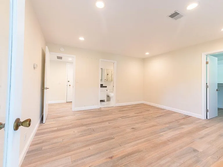 315 Poe St — Photo 8