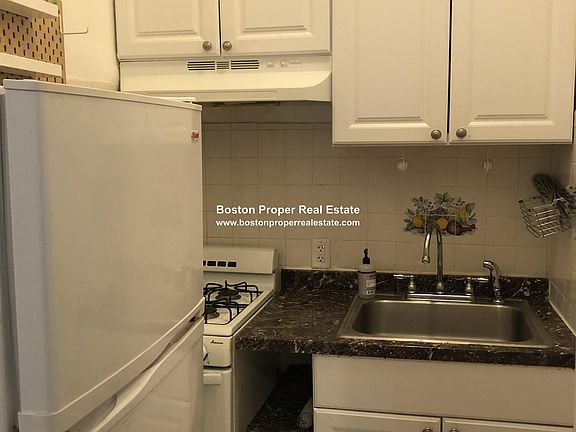 2nd image of 109A Dartmouth St #18