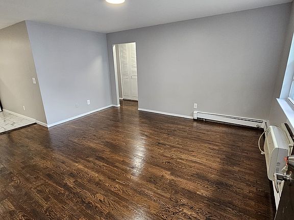 4th image of 52 W Stratford Pl #6