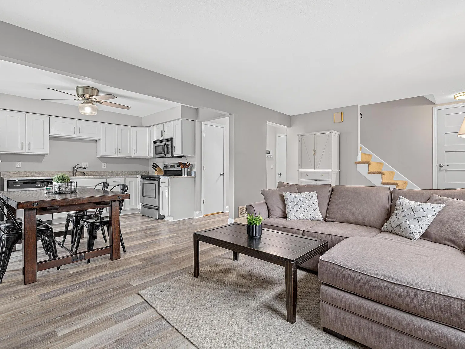 Tanglewood Dr, Shoreview — Photo 2