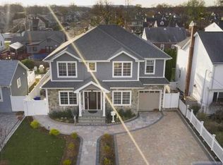 571 Beech Ave, Saddle Brook, NJ 07663