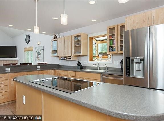 4th image of 591 Derbyshire Dr