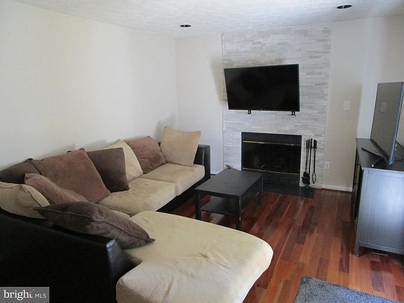 5th image of 10904 Beech Creek Dr