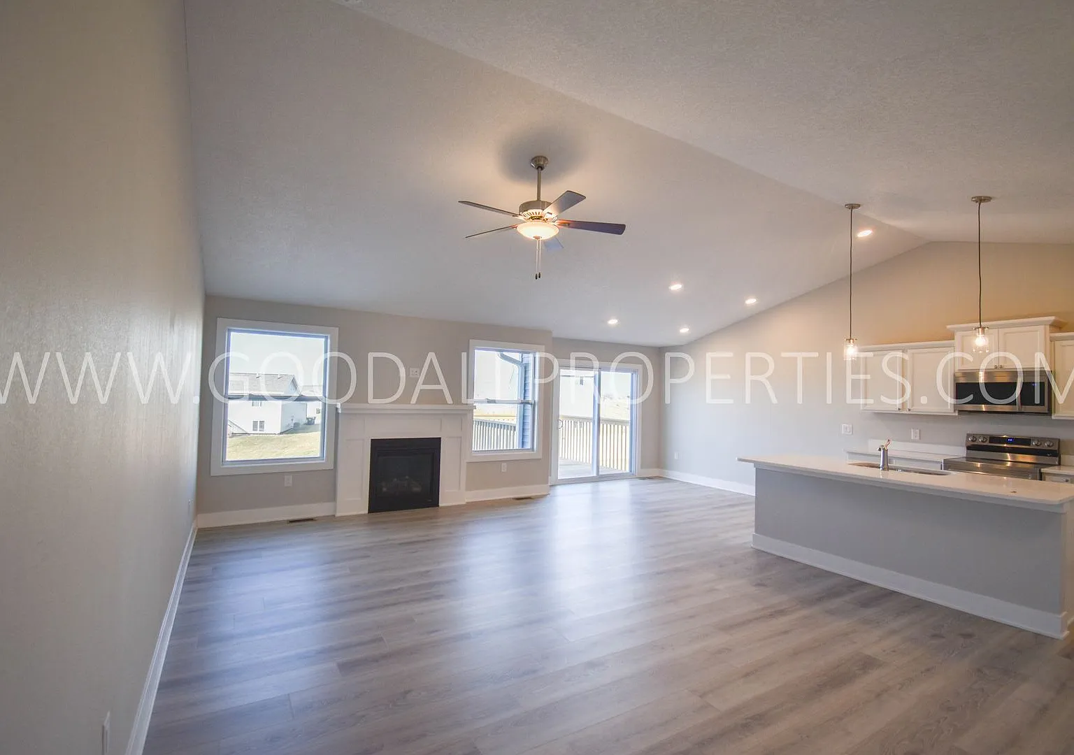Ranch Style 3 Bedroom 2 Bath home in Waukee with a Walk out basement!! — Photo 3