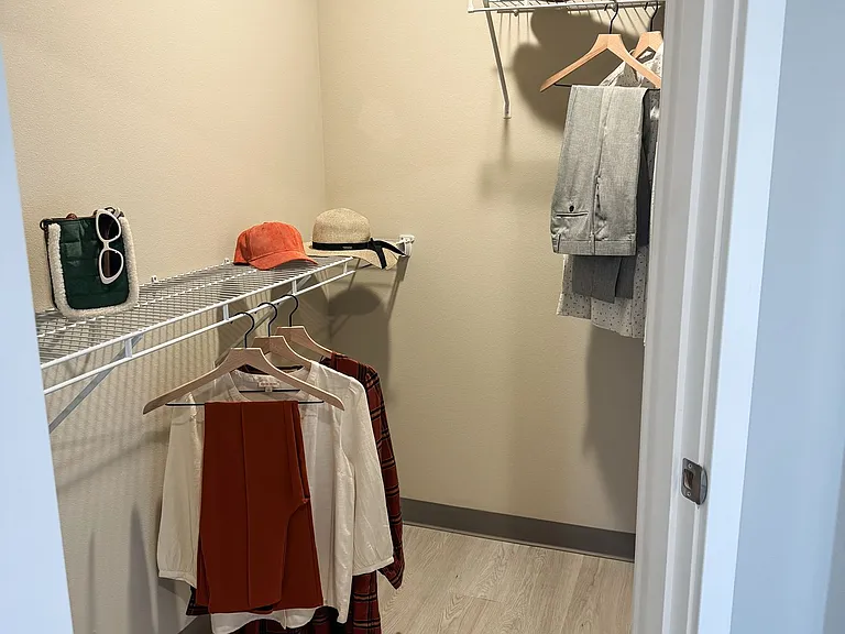 Swan Grove Apartments — Photo 8