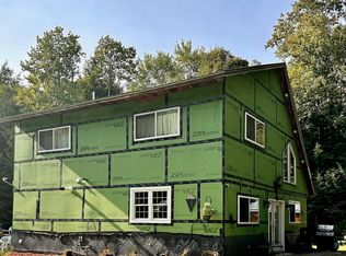 208 Dutch Gap Rd, Chesterville, ME 04938