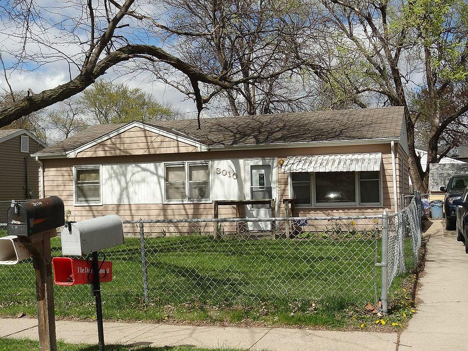 2nd image of 3010 Bel Air Dr
