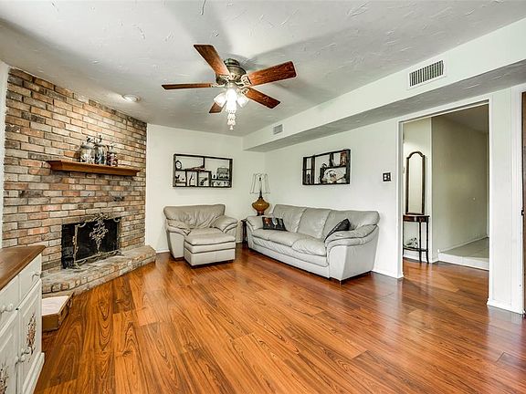 2nd image of 5012 Sheridan Ct