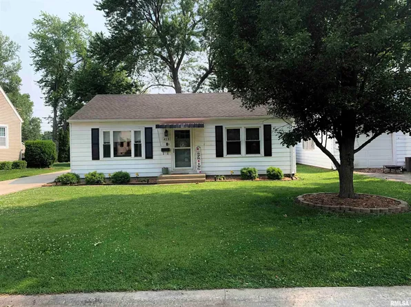 413 N Laurel Dr, Jacksonville, IL 62650