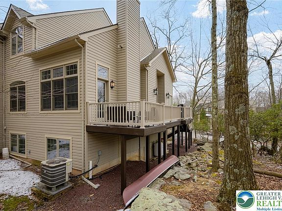 3rd image of 7 Wildbriar Ct