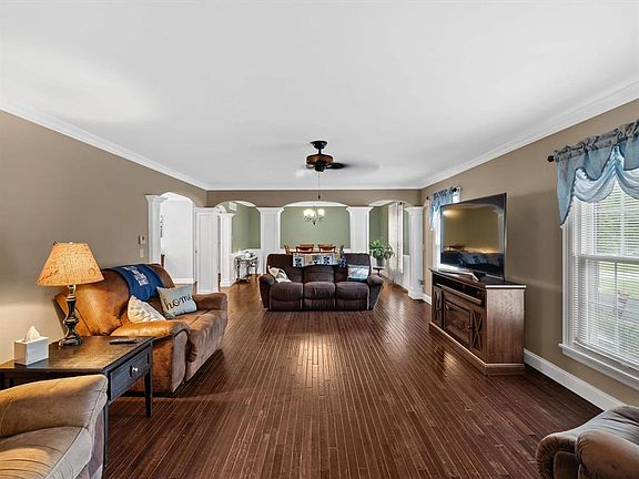 5th image of 1318 Woodmere Ln