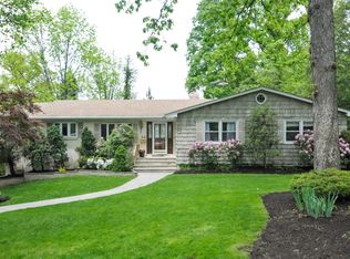 44 Crest Dr, New Providence, NJ 07974