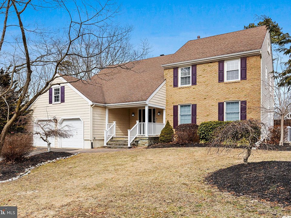 1st image of 16 Rollingwood Dr