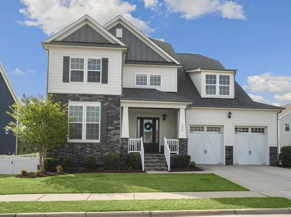 205 Muller Oak Dr, Holly Springs, NC 27540