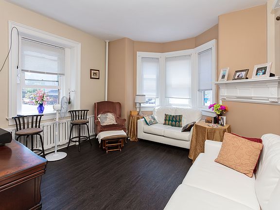 2nd image of 572 Elmwood Ave APT 25